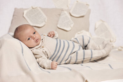 CONJ BEBÉ PUNTO CREMA Y GRIS JULIANA